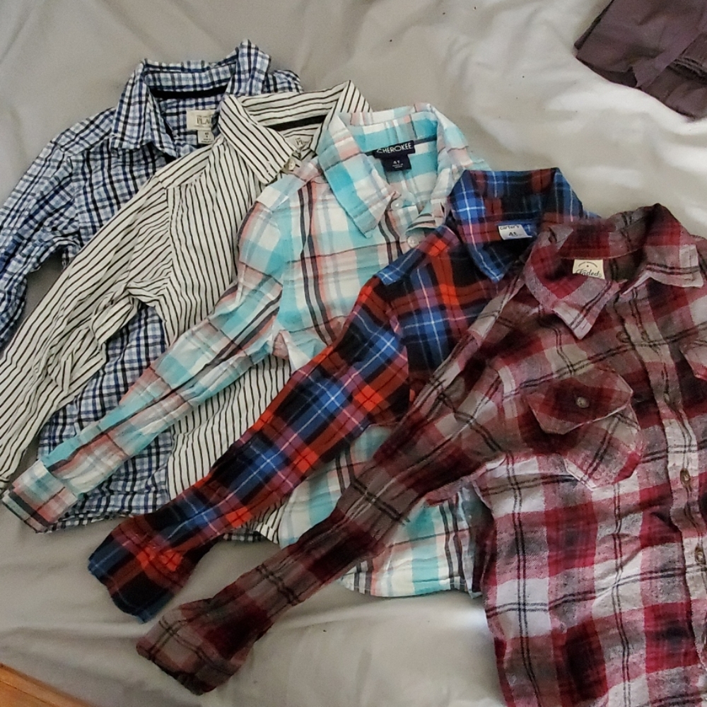 Boys long sleeved dress shirt bundle size 4T